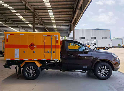 措美爆破器材运输车