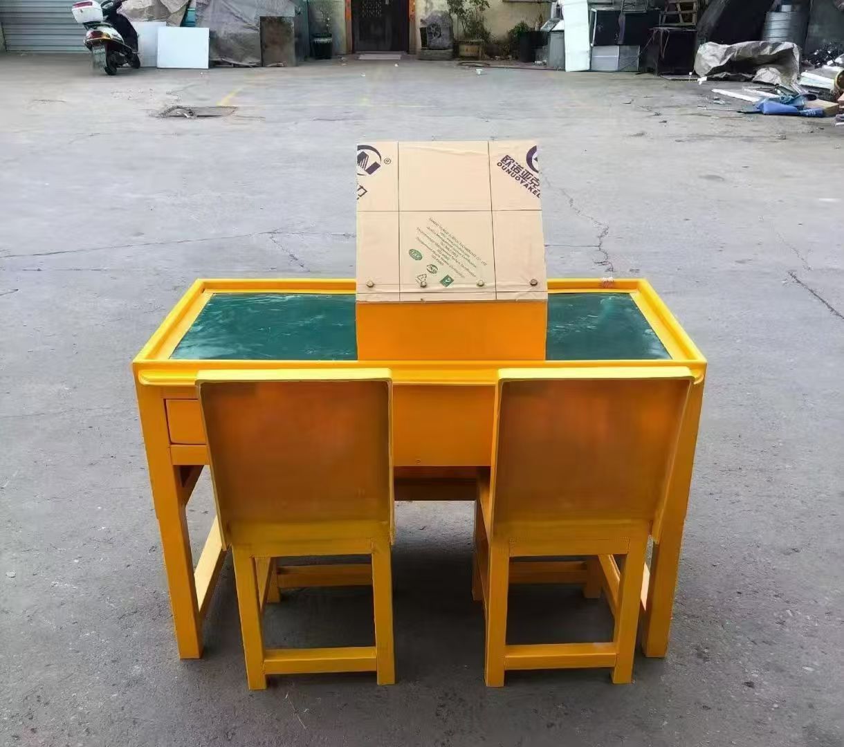 措美防静电导通桌井下煤矿火工品发放桌：危险品流转的安全守护者